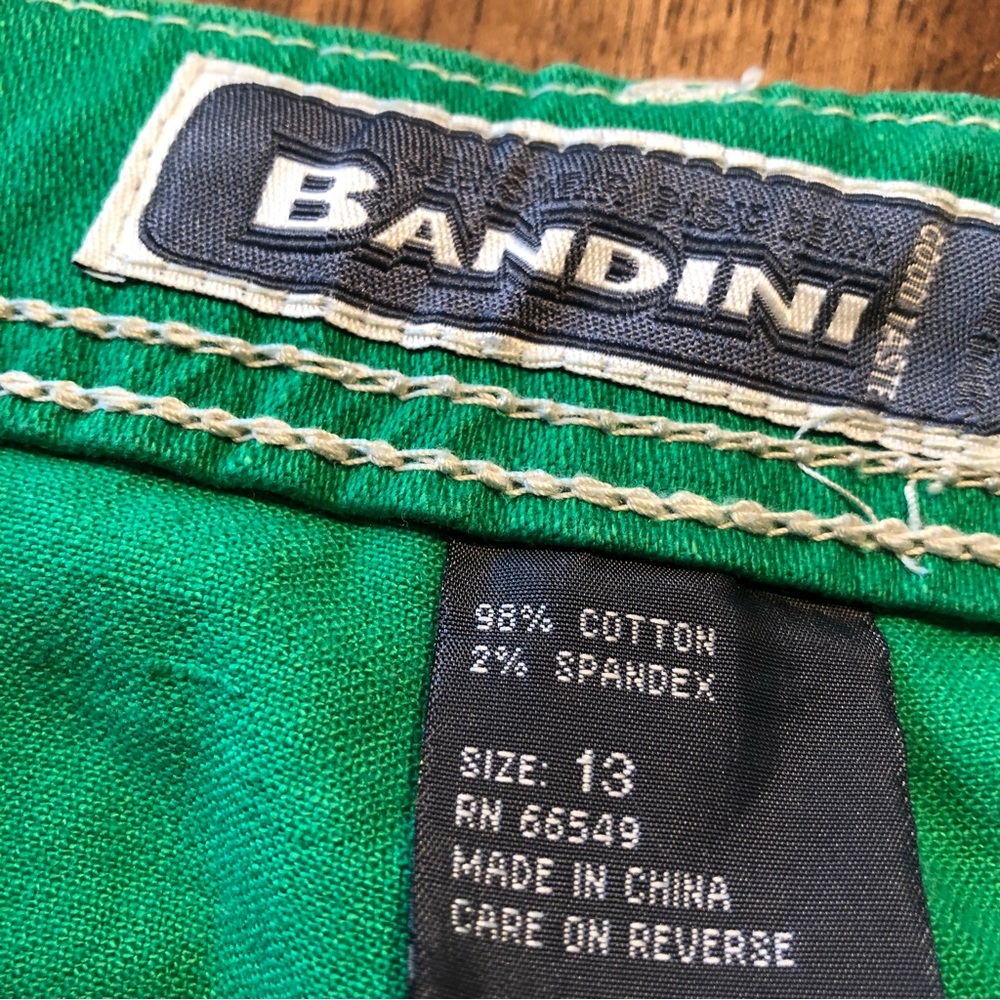 Vintage-style vibrant green apple pocket Jeans with contrast stitching - Picture 6 of 7